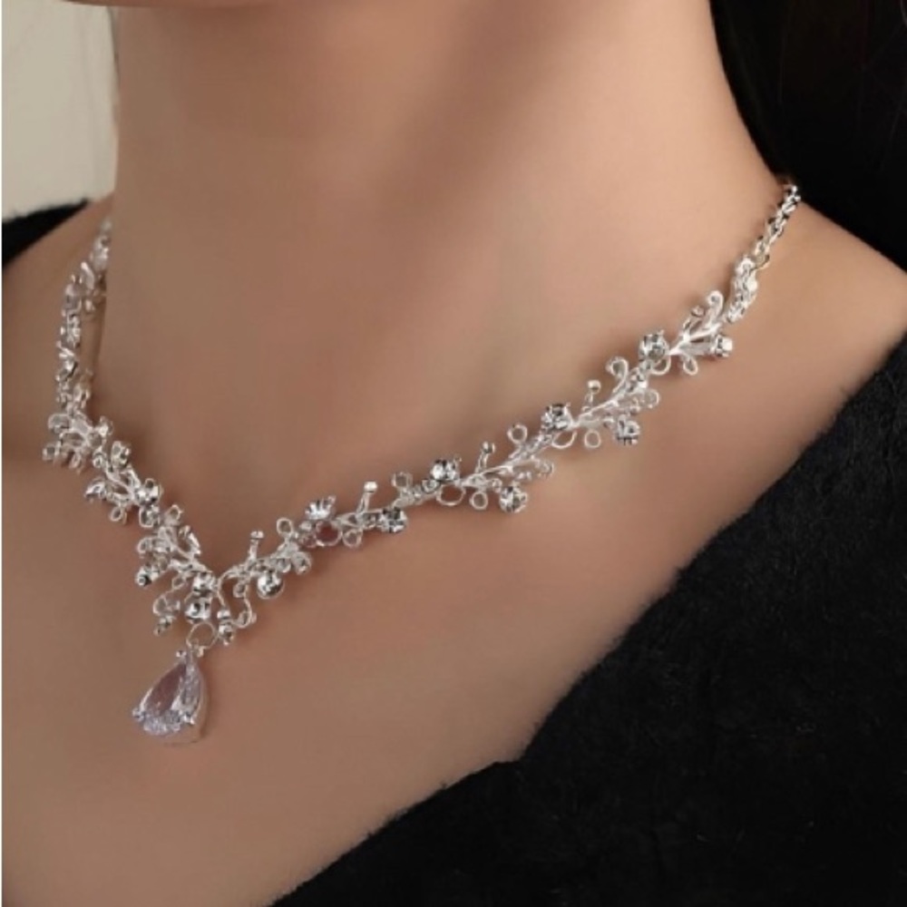 Waterdrop Charm Formal Necklace